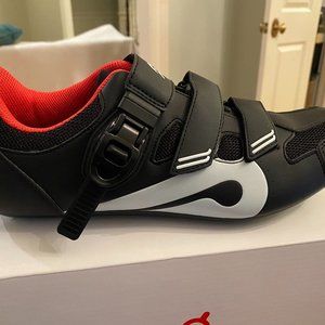 Peloton Cycling Shoes - Size  45 / US - Size 11